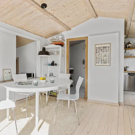 Vakantiehuis In With Kitchen